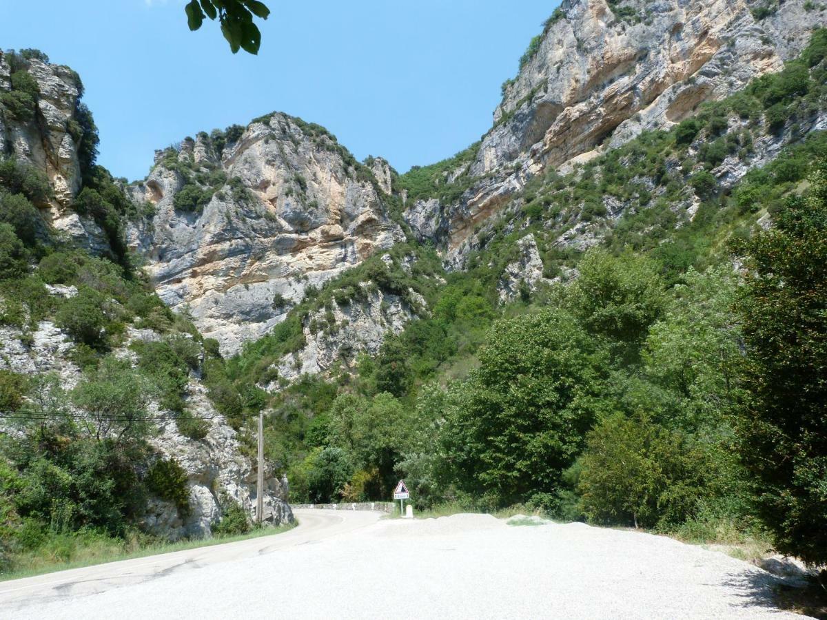Вилла La Clairiere Pierrelongue Экстерьер фото